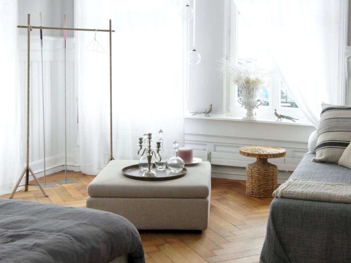 Ni Fravi Apartments, West